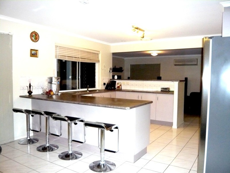 9 Vanderbilt Street, Eight Mile Plains QLD 4113