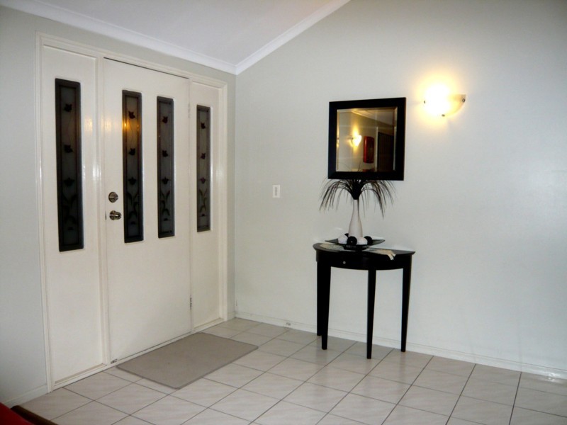 9 Vanderbilt Street, Eight Mile Plains QLD 4113