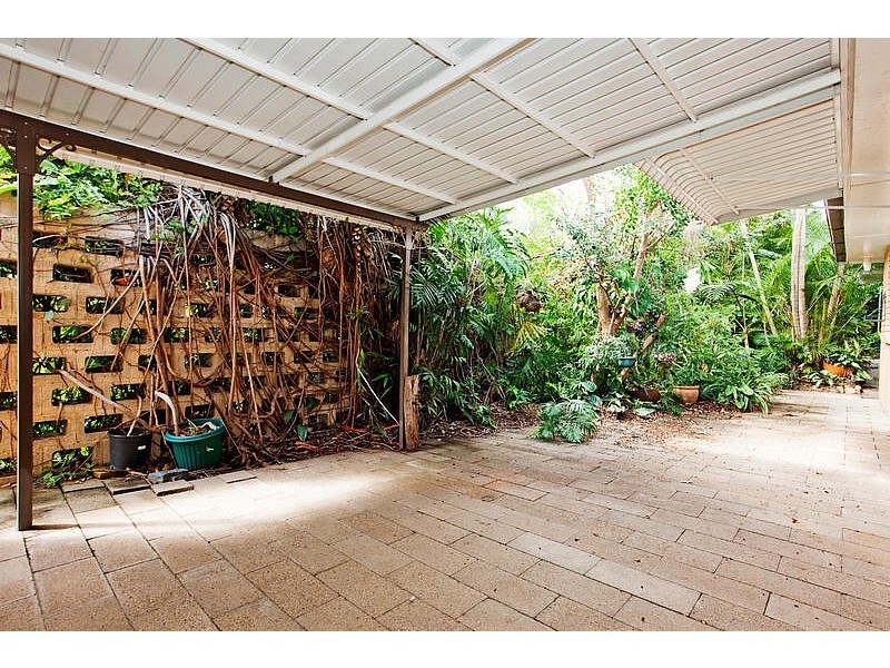 5 Stoneleigh Street, Coorparoo QLD 4151