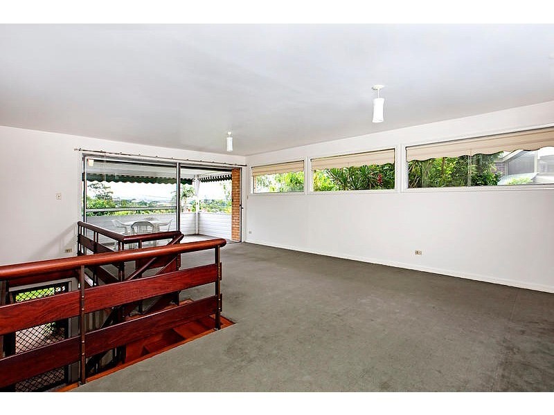 5 Stoneleigh Street, Coorparoo QLD 4151