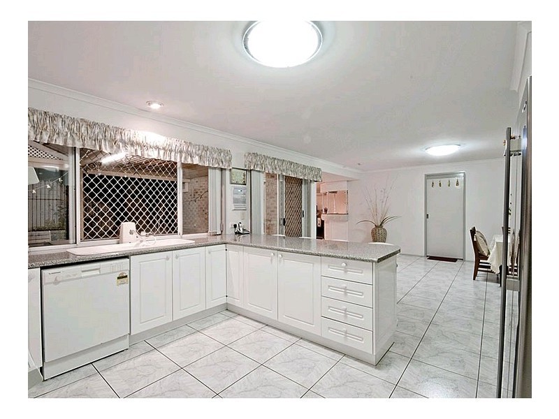 9 Chloe Close, Eight Mile Plains QLD 4113