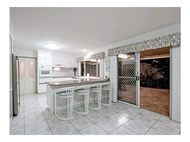 9 Chloe Close, Eight Mile Plains QLD 4113