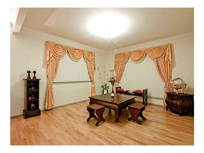 9 Chloe Close, Eight Mile Plains QLD 4113