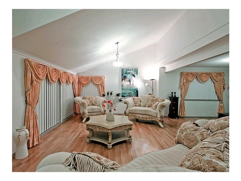 9 Chloe Close, Eight Mile Plains QLD 4113