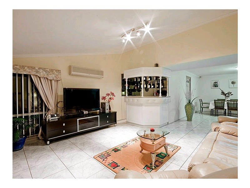 9 Chloe Close, Eight Mile Plains QLD 4113