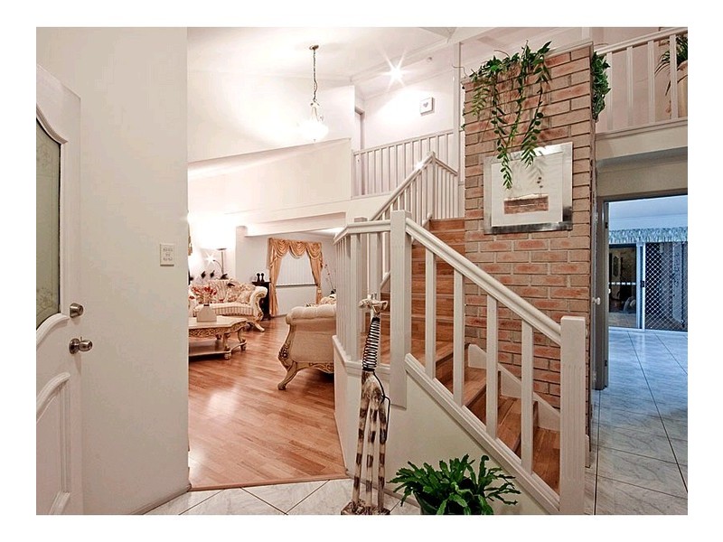 9 Chloe Close, Eight Mile Plains QLD 4113