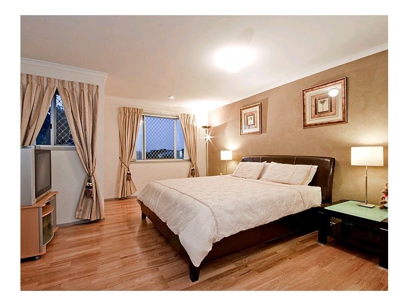 9 Chloe Close, Eight Mile Plains QLD 4113