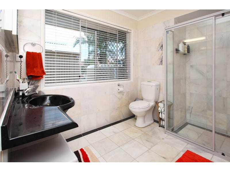 11 Greenwood Street, Wishart QLD 4122