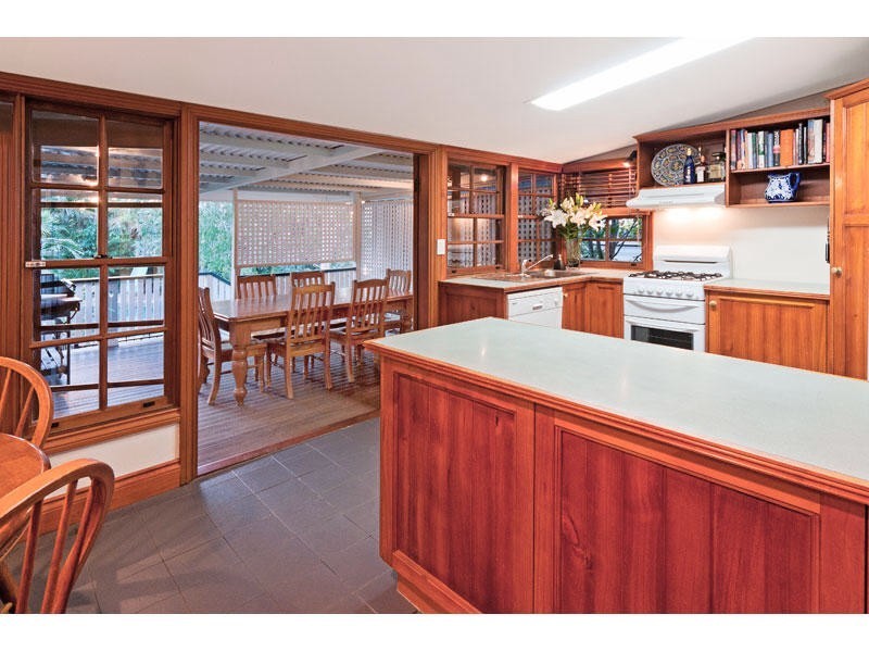 37 Henry Street, Greenslopes QLD 4120