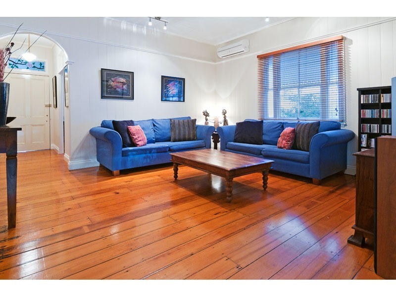 37 Henry Street, Greenslopes QLD 4120