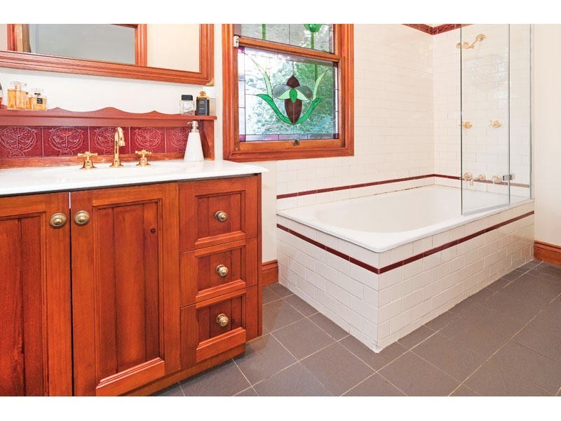 37 Henry Street, Greenslopes QLD 4120