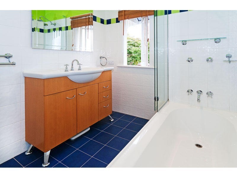 1 Greens Road, Coorparoo QLD 4151