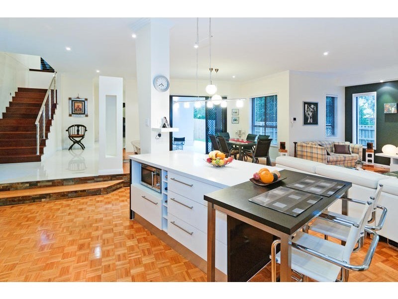 11 Hoop Pine Court, Sunnybank Hills QLD 4109