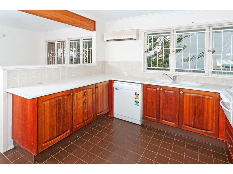 4 Cluden Street, Holland Park West QLD 4121