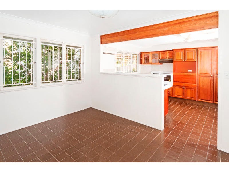 4 Cluden Street, Holland Park West QLD 4121