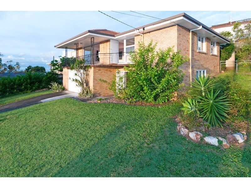 4 Cluden Street, Holland Park West QLD 4121