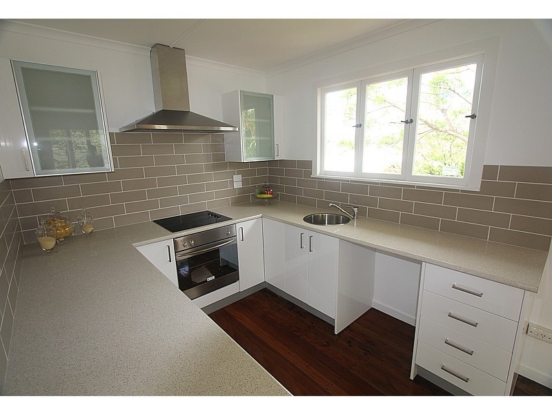 27 Brockhouse Street, Upper Mount Gravatt QLD 4122