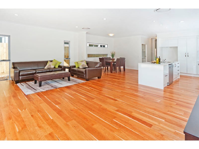 33a Long Street, Camp Hill QLD 4152