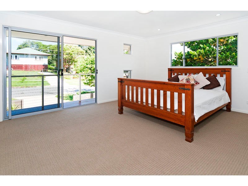 33a Long Street, Camp Hill QLD 4152