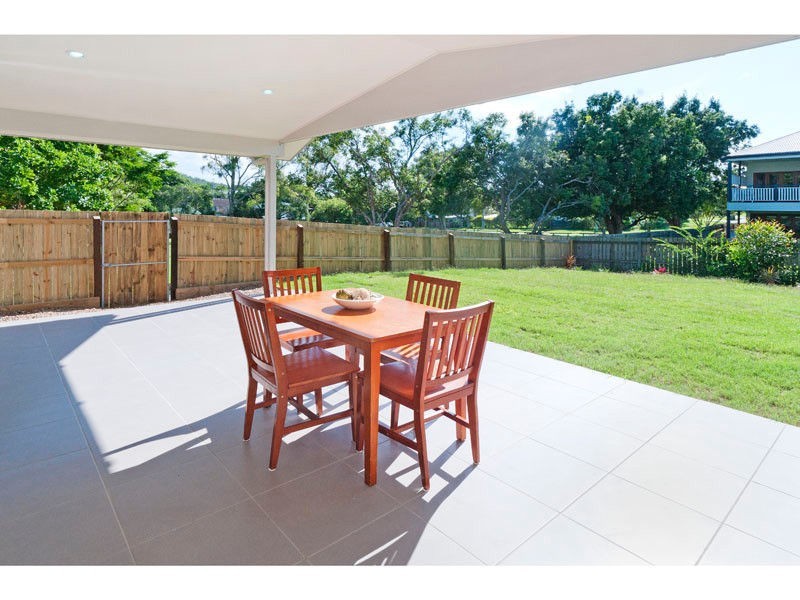 33a Long Street, Camp Hill QLD 4152