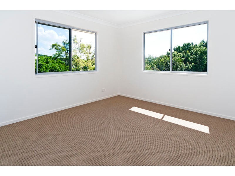 33a Long Street, Camp Hill QLD 4152