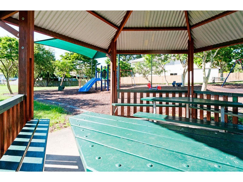 33a Long Street, Camp Hill QLD 4152