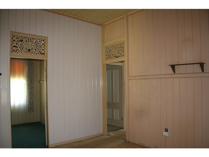 39 David Road, Holland Park QLD 4121