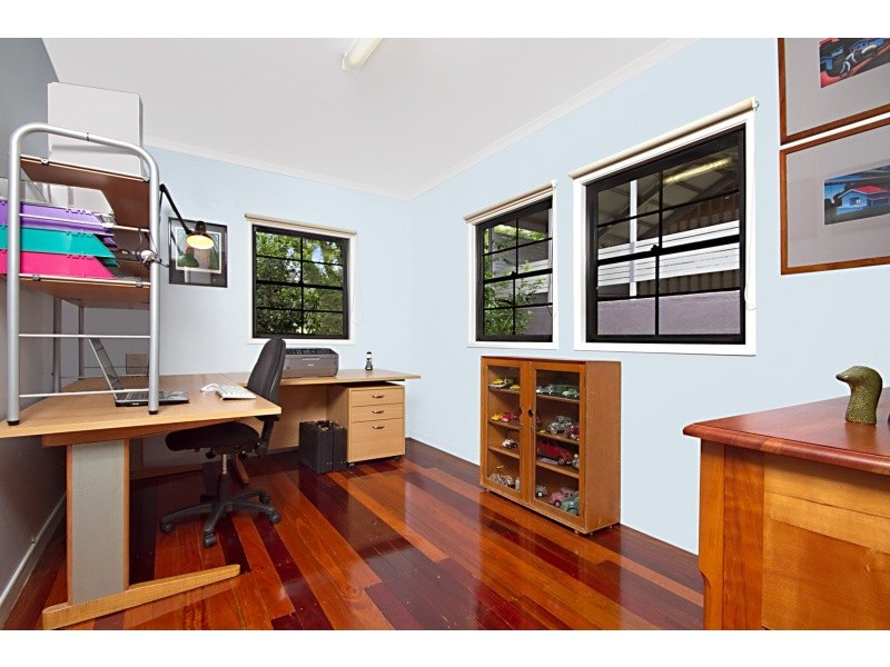 31 Jasper Street, Holland Park QLD 4121