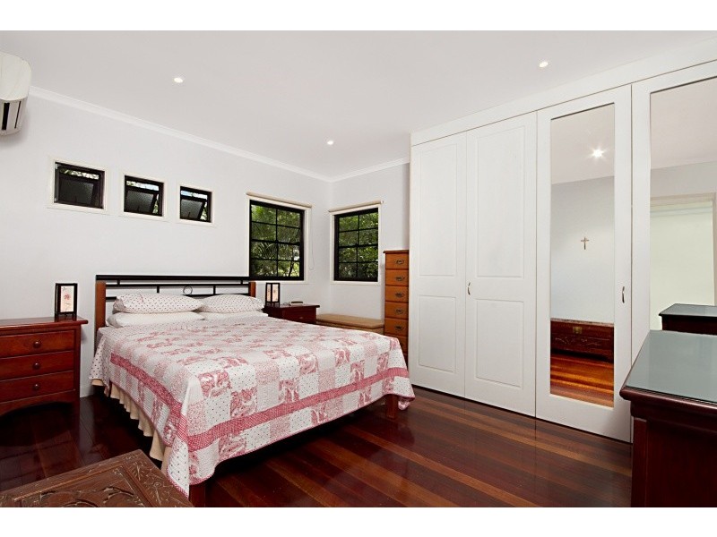 31 Jasper Street, Holland Park QLD 4121