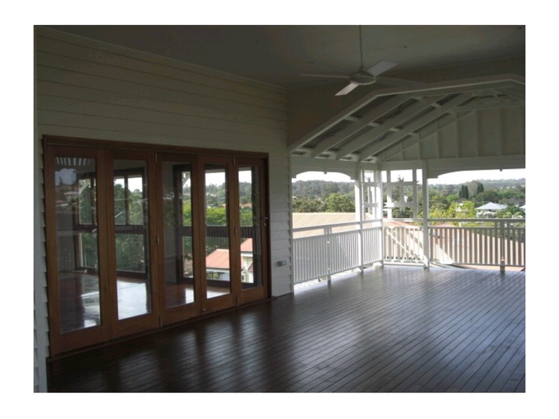 14 Barton Avenue, Holland Park QLD 4121