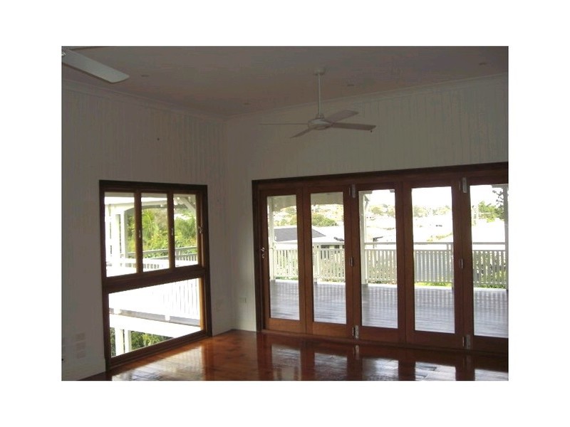 14 Barton Avenue, Holland Park QLD 4121