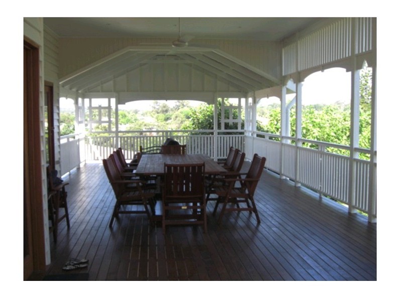 14 Barton Avenue, Holland Park QLD 4121