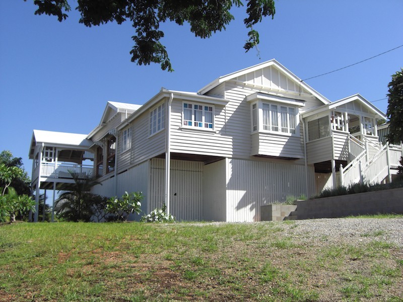 14 Barton Avenue, Holland Park QLD 4121