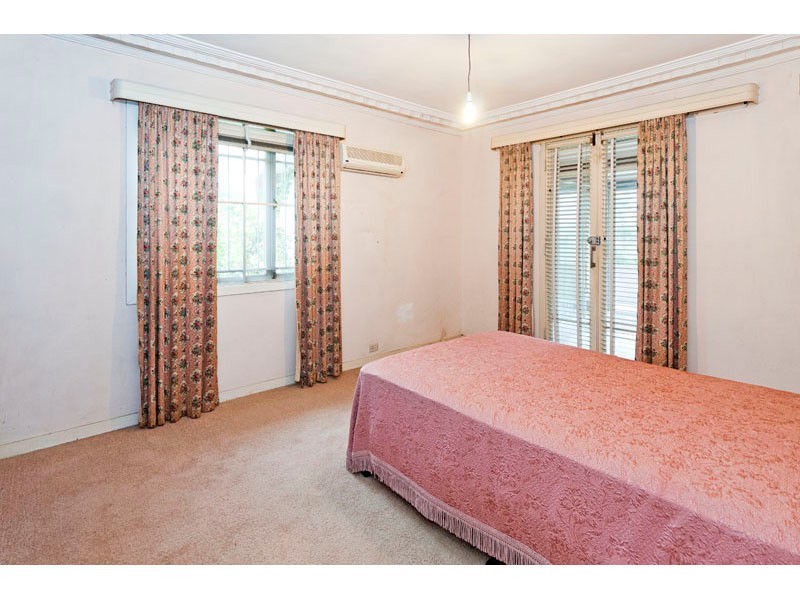 48 Emma Street, Holland Park West QLD 4121