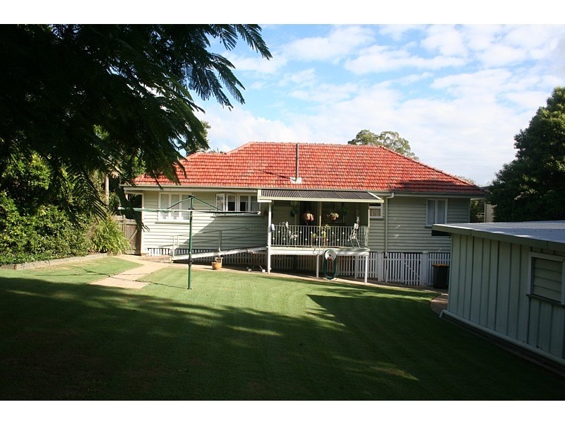 26 Sydney Avenue, Camp Hill QLD 4152