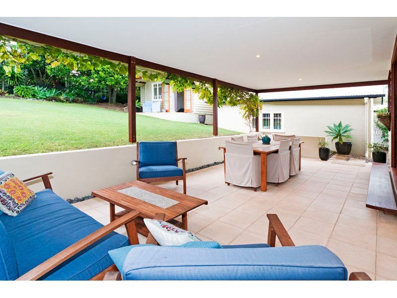 31 Cavillon Street, Holland Park QLD 4121