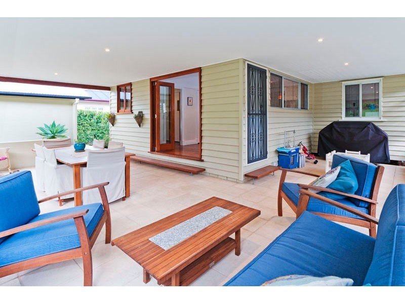 31 Cavillon Street, Holland Park QLD 4121