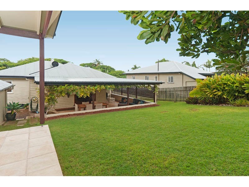 31 Cavillon Street, Holland Park QLD 4121