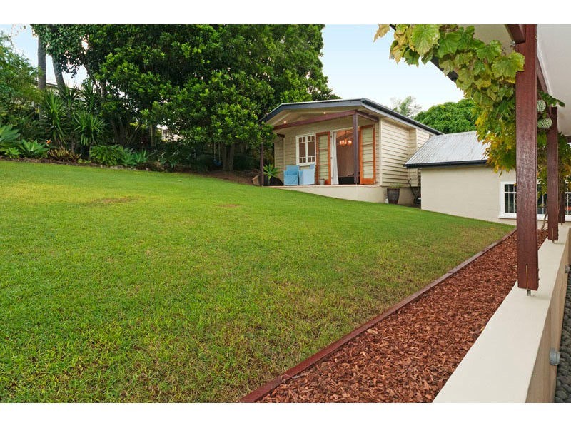 31 Cavillon Street, Holland Park QLD 4121