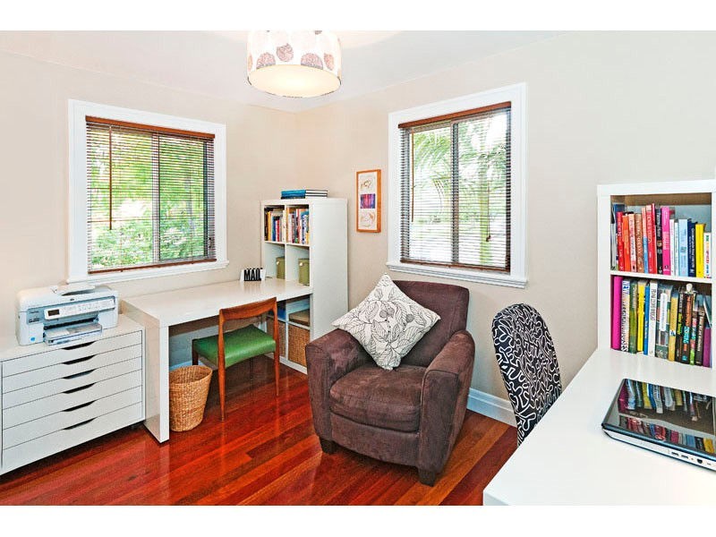 31 Cavillon Street, Holland Park QLD 4121