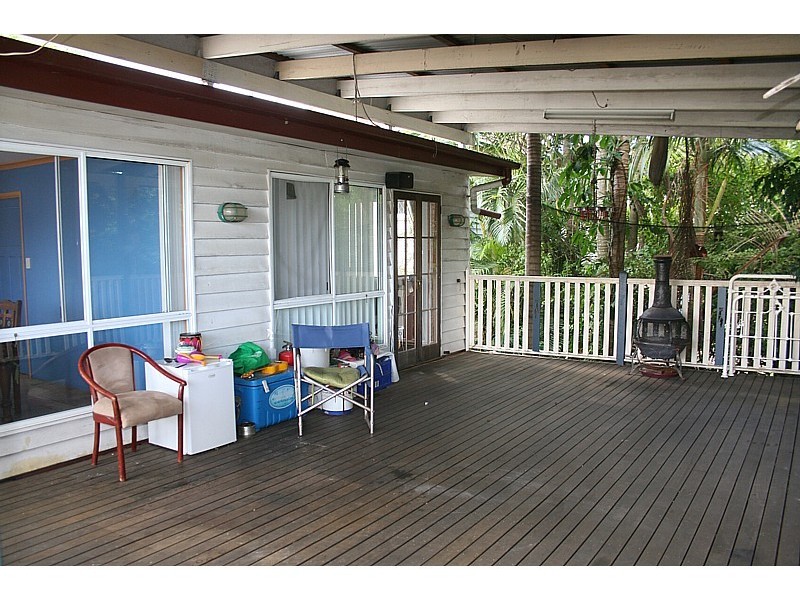 16 Thomas Street, Camp Hill QLD 4152