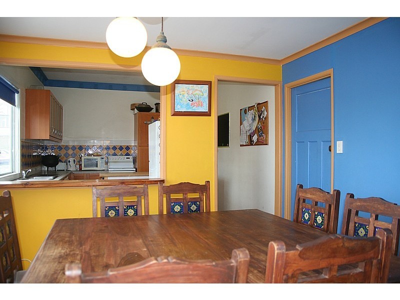 16 Thomas Street, Camp Hill QLD 4152