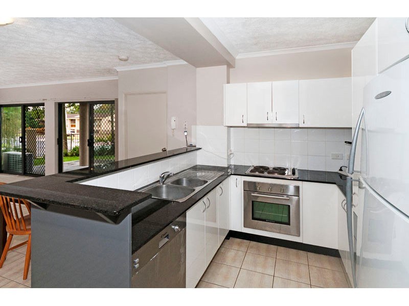 2/6 Omeo Street, Macgregor QLD 4109