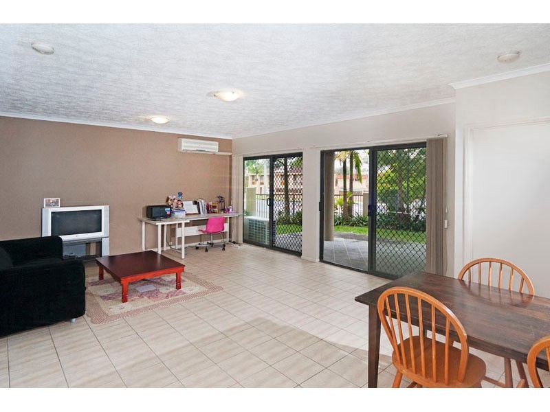 2/6 Omeo Street, Macgregor QLD 4109
