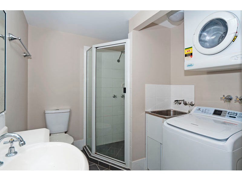 2/6 Omeo Street, Macgregor QLD 4109