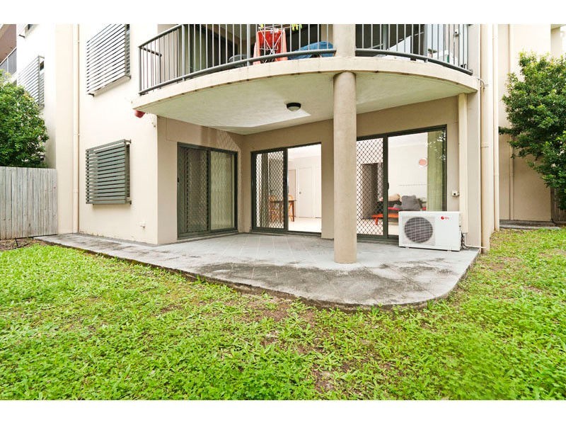 2/6 Omeo Street, Macgregor QLD 4109