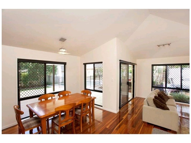 97 Hibiscus Close, Wishart QLD 4122