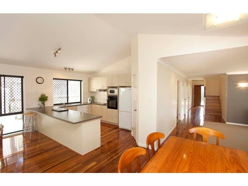 97 Hibiscus Close, Wishart QLD 4122