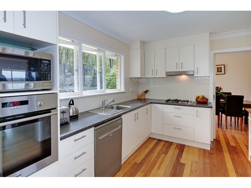 18 Palm Avenue, Holland Park West QLD 4121