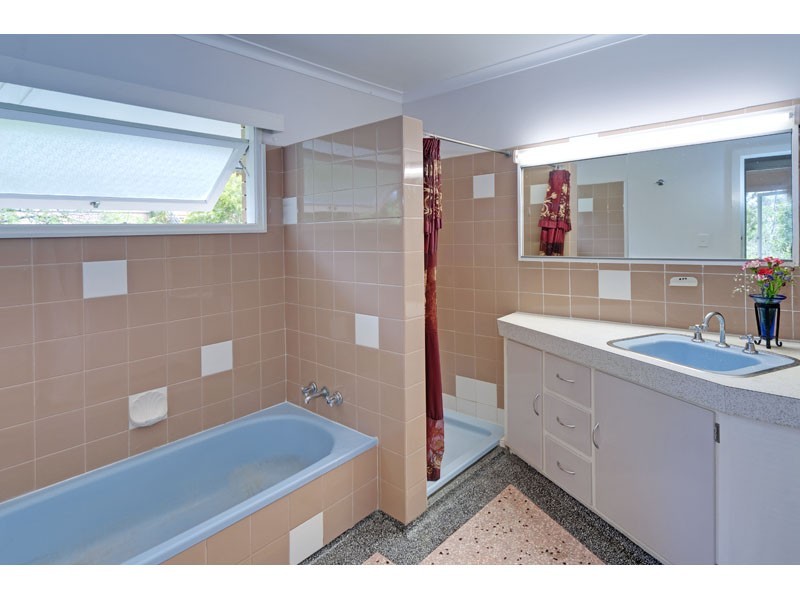 18 Palm Avenue, Holland Park West QLD 4121